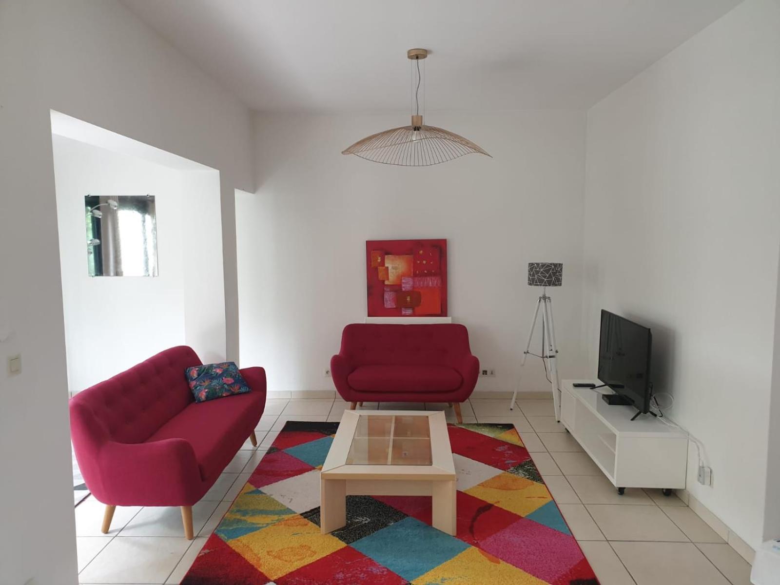 Maison 150m2 Jardin A Louer En Entier, Centre Chartrons, 3 3 Salles De Bains 1 Canape-lit Llllnumero De Telephone Dans L'annonce Si Questionlll * Burdeos