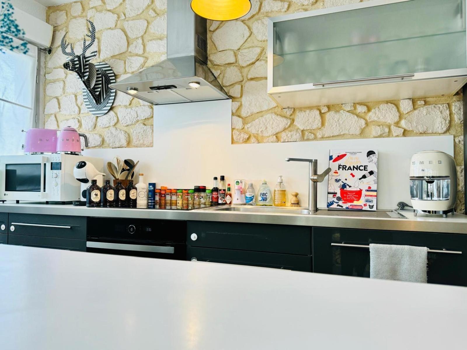 Loft Atypique13om2-salon De 40m2, Rooftop Et Patio Couvert Dep Tardif 13h-pkg Appartement *