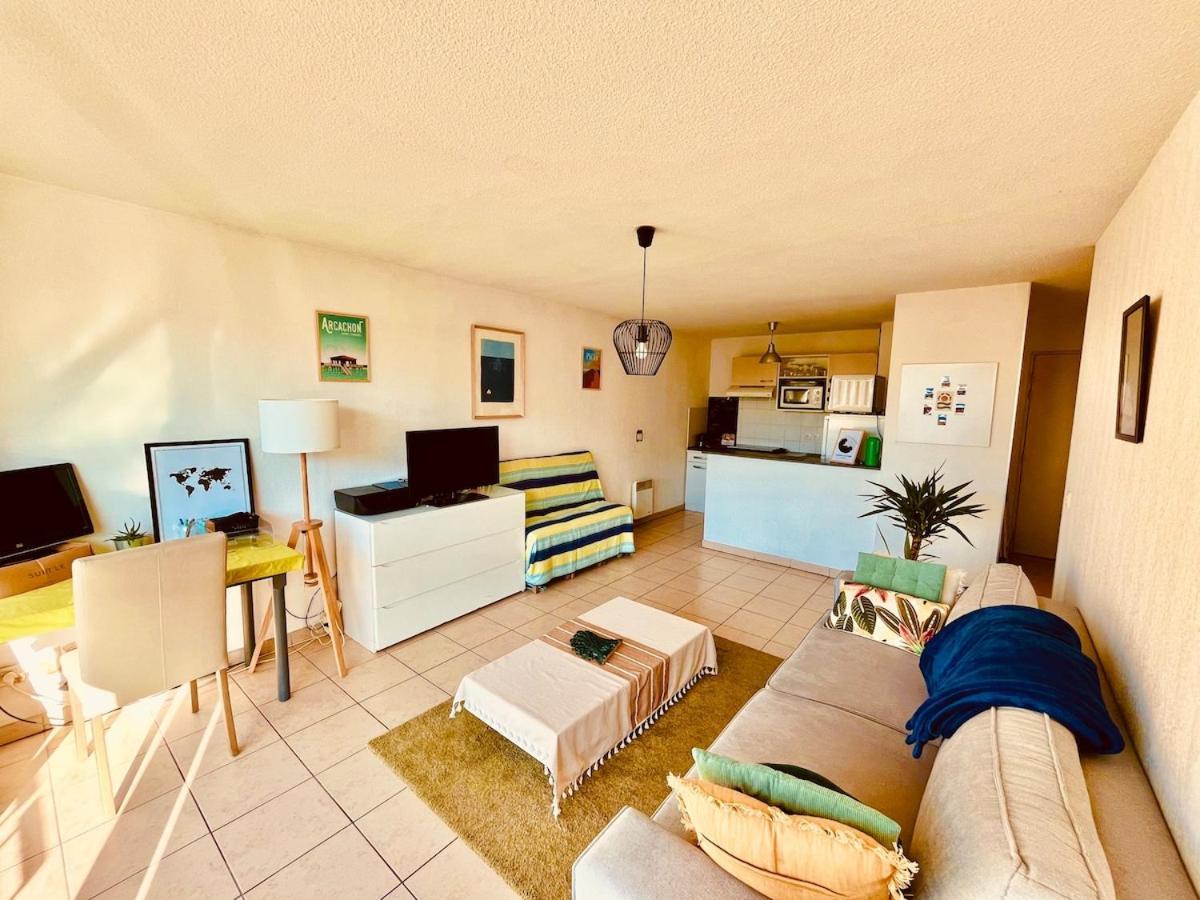 Charming T2 With Open Views, Heart Of Chartrons Bordeaux