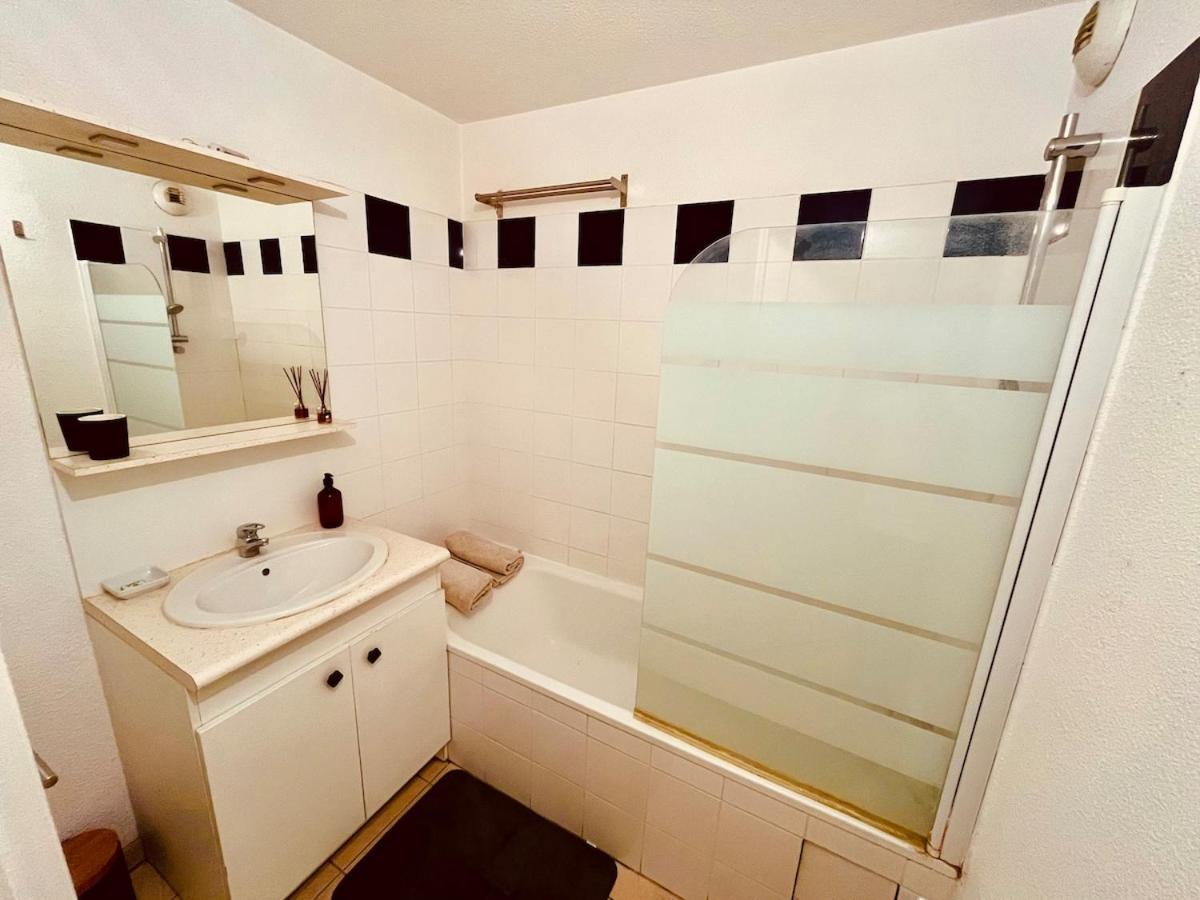 Apartment Charming T2 With Open Views, Heart Of Chartrons