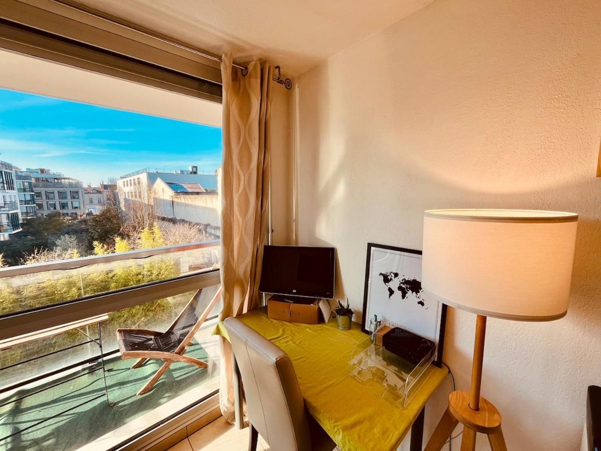 Charming T2 With Open Views, Heart Of Chartrons Bordeaux