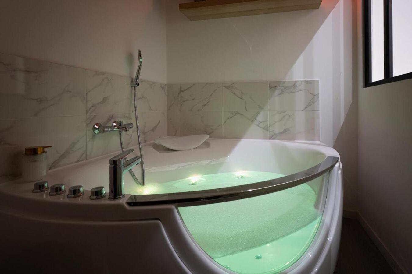 Apartamento L'arcade Secrete Climatise, Jacuzzi, Borne D'arcade Centre