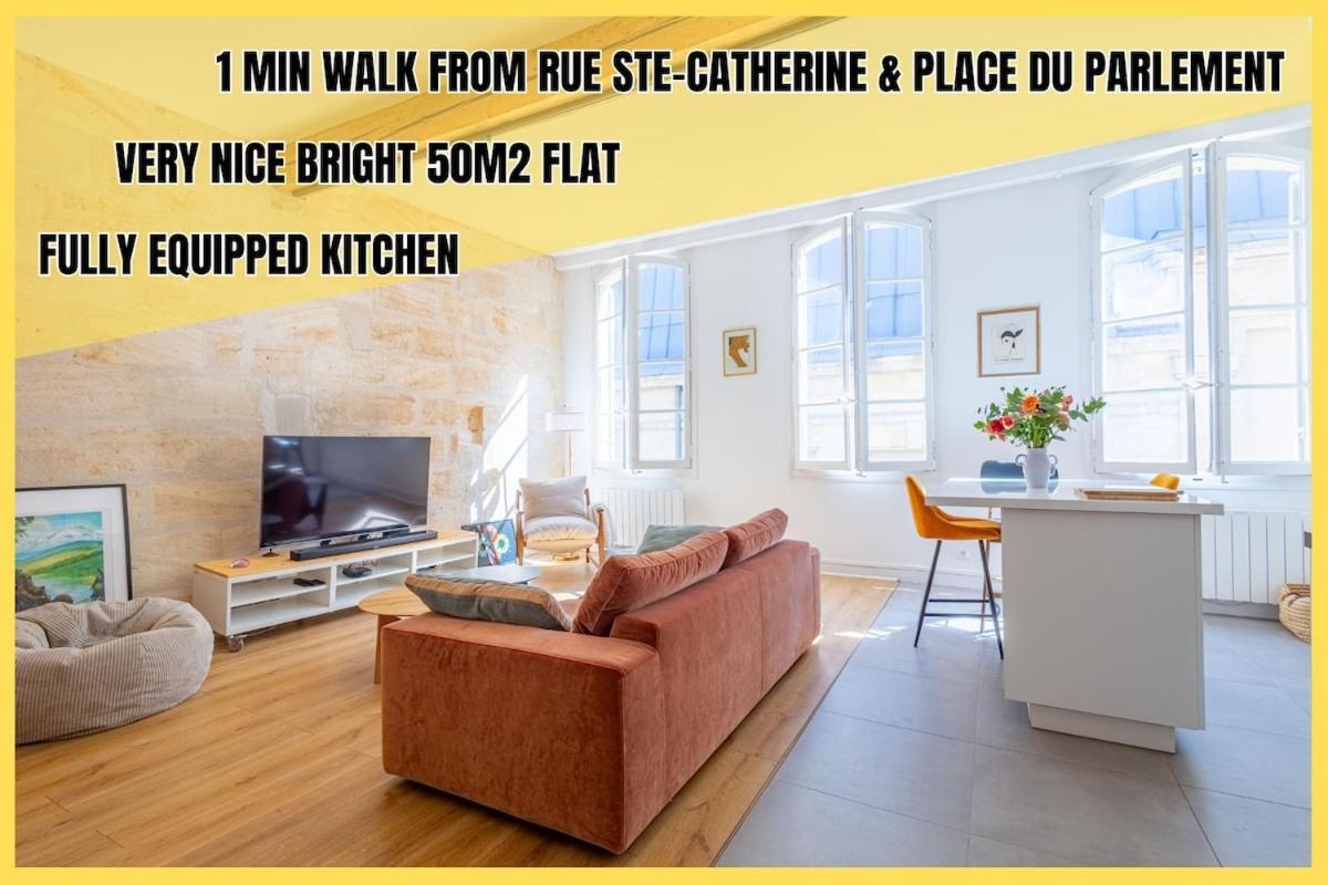 Apartment Designer & Bright On Rue Sainte-catherine *