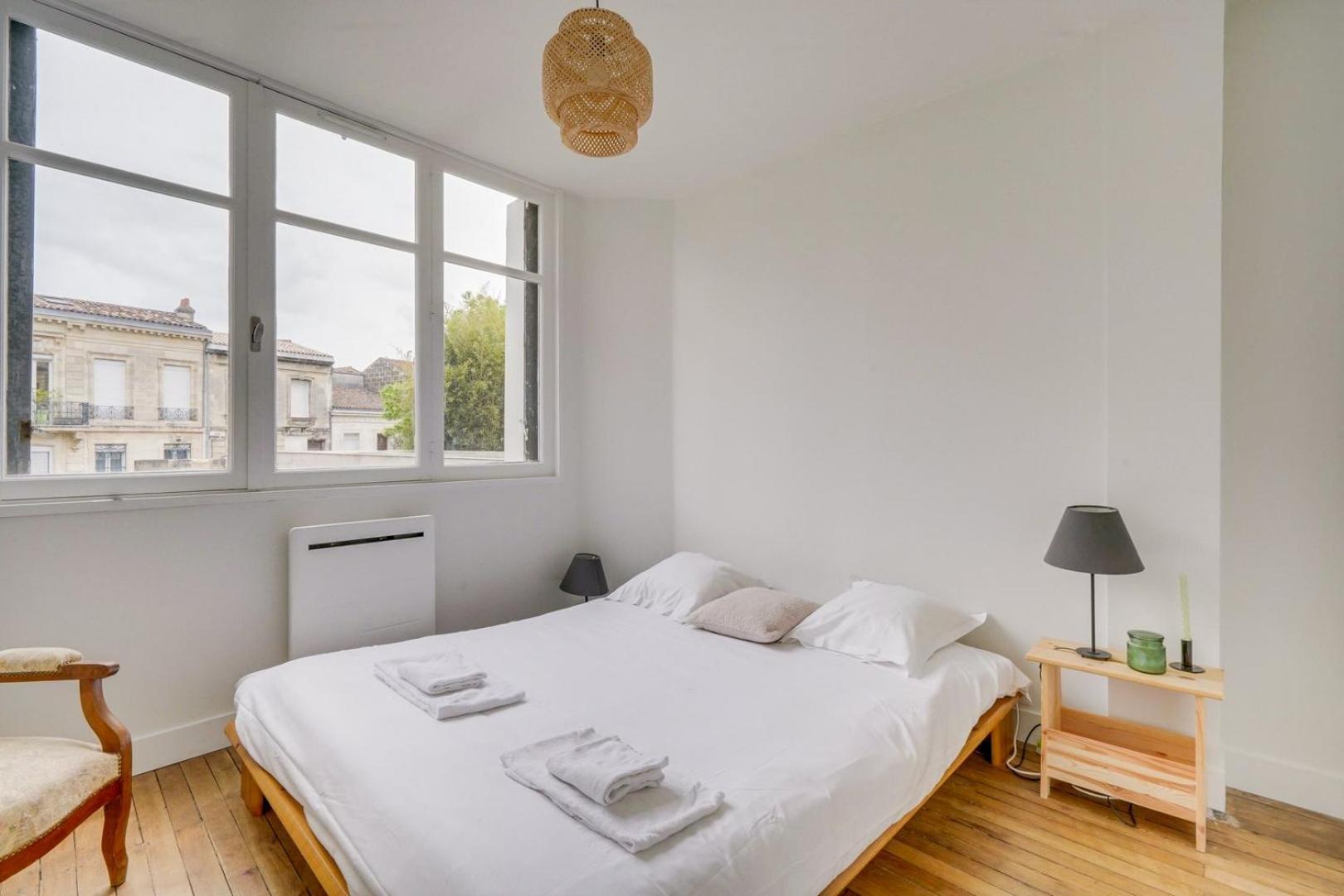 Charming, Modern Flat With Private Parking Appartement Bordeaux
