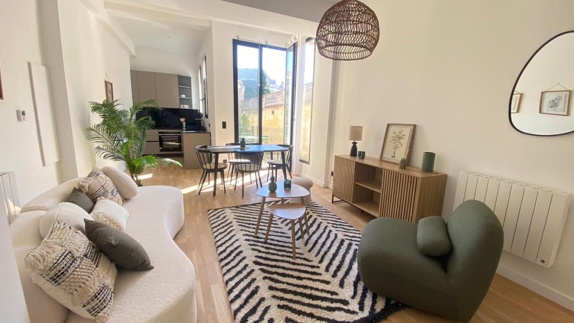 Appartement Duplex De Charme Au Coeur Du Triangle Dor Bordeaux