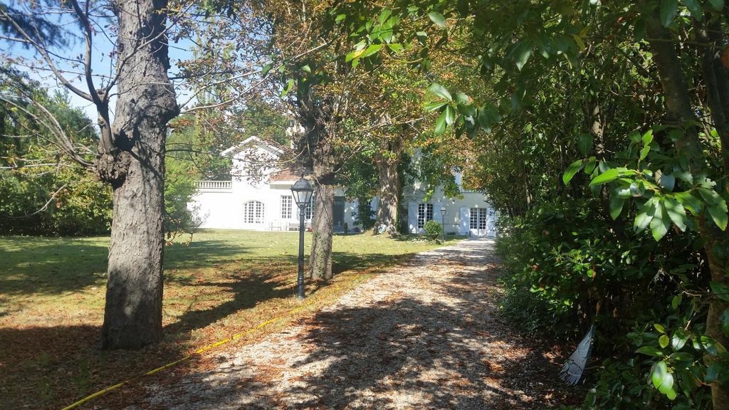 D'hotes Les Marronniers Bed & Breakfast Bordeaux