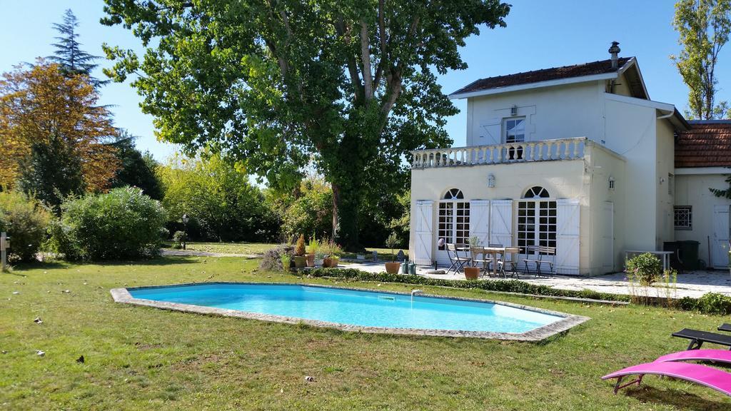 D'hotes Les Marronniers Bed & Breakfast *