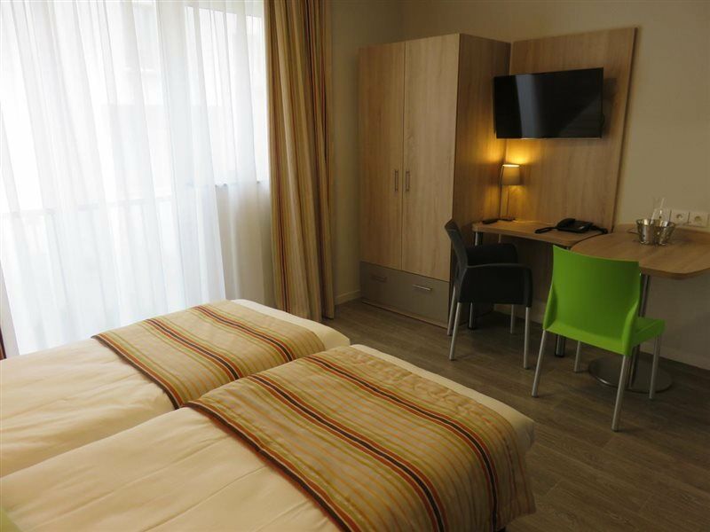 And Golf Bassins A Flot 3* Bordeaux